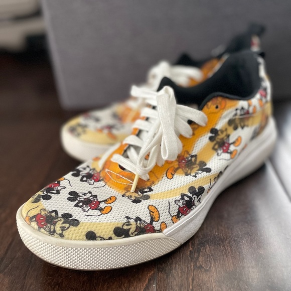 Vans X Disney Mickey Mouse Ultra Range First Edition Men’s 9.5 - Picture 8 of 12